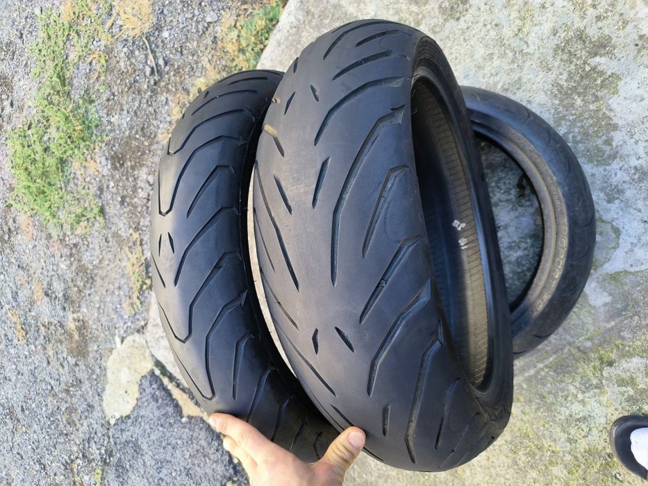 Pirelli Angel ST
