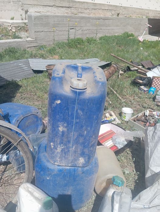 Продам конистра из под воды