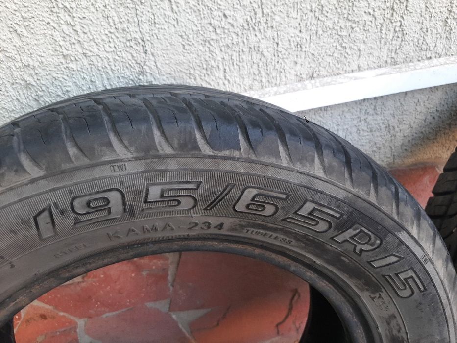Продам резины зимние 215/60/16