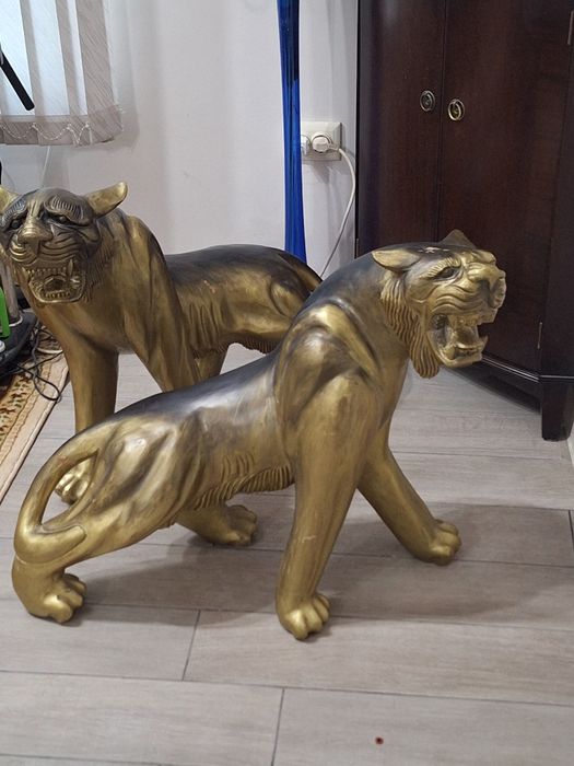 Големи статуетки от абанос