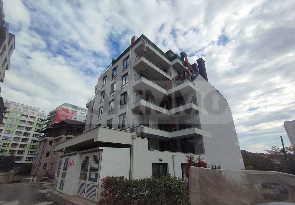 Продава се Двустаен апартамент в Варна, Изгрев - 94 кв.м за 2000 €/кв.м - Снимка #8