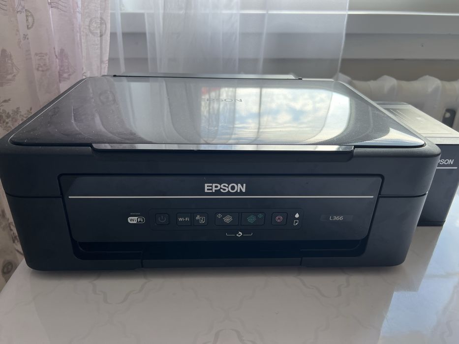Продам цветной принтер EPSON L366