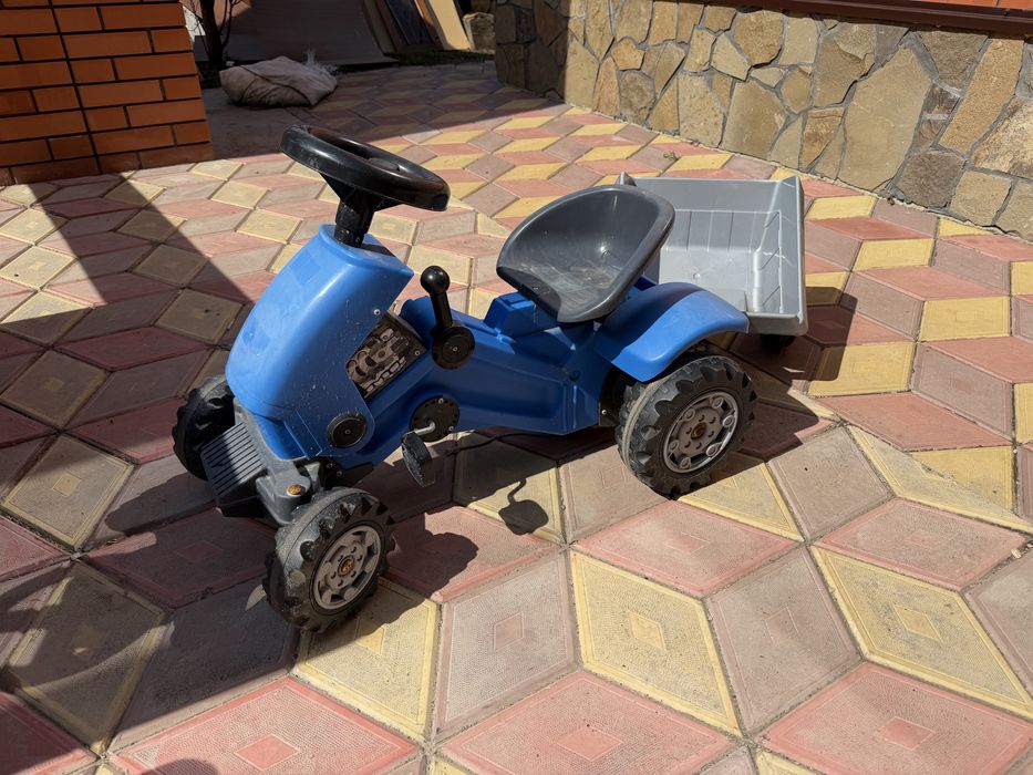 Продам самокат велосипед и детский трактор с прицепом