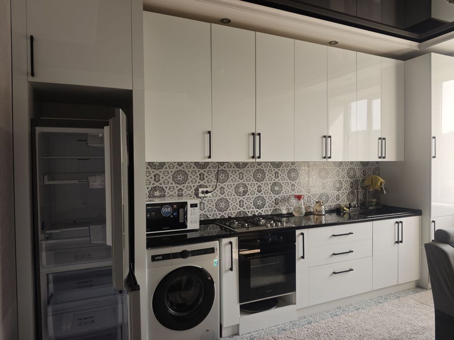 3 xonali yevro remont, barcha sharoitlarga ega uy arendaga beriladi.