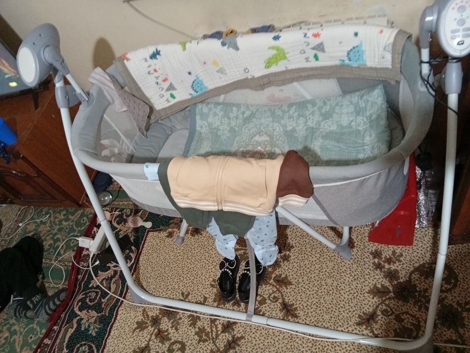 Продам детский манеж электрический