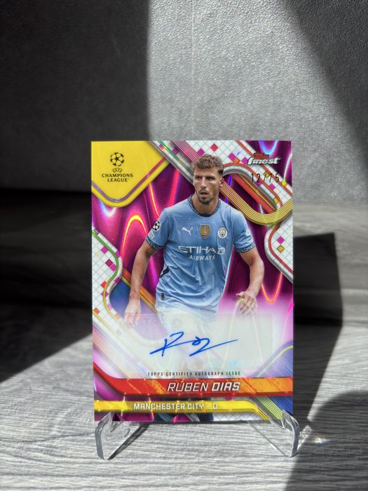 Topps Футболни карти с автограф/номерирани