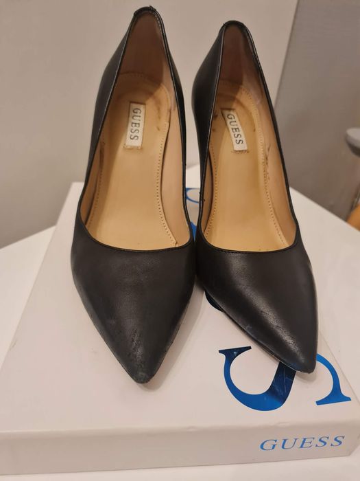 Дамски обувки на Guess