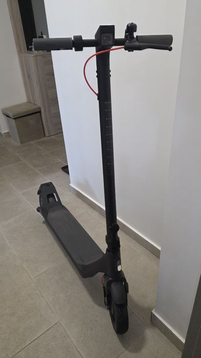 Vând trotinetă electrică Xiaomi Electric Scooter 4 Lite (2nd Gen)