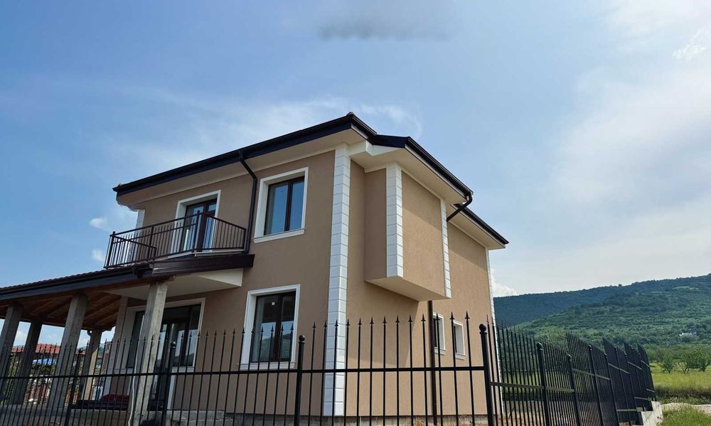 Продава се Къща в с. Брестник, Област Пловдив - 205 кв.м за 1400 €/кв.м - Снимка #12