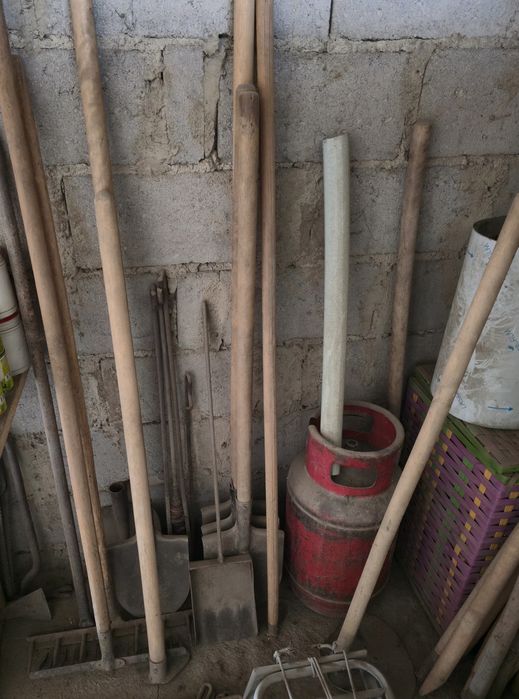 Лопаты и черенки для лопат