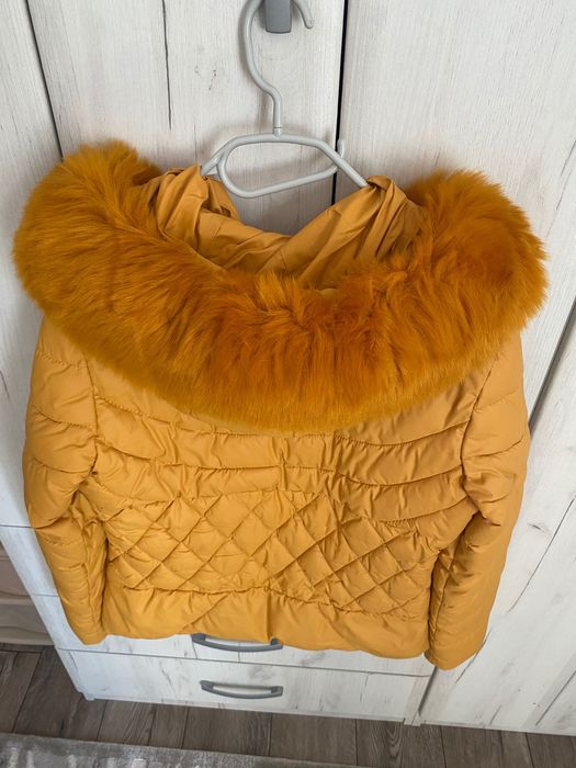 Жълто зимно яке с пух