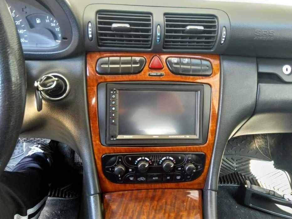 Navigatie MP5 Casetofon Mercedes Waze YouTube prin MirroLink BT USB