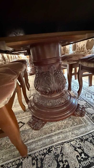 Продаются стол со стульями