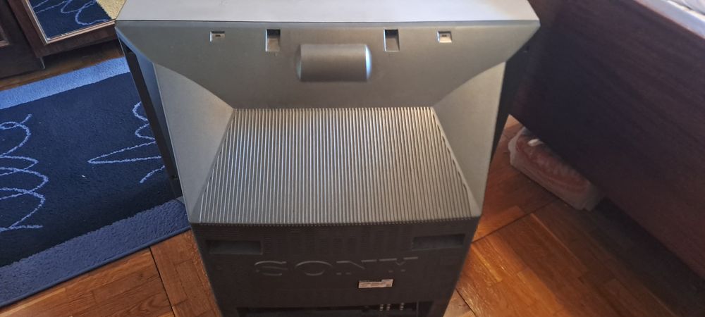 телевизор SONY .