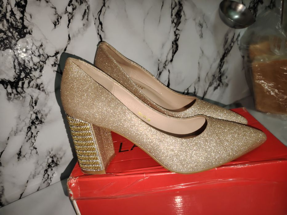 Туфли женские на выход.