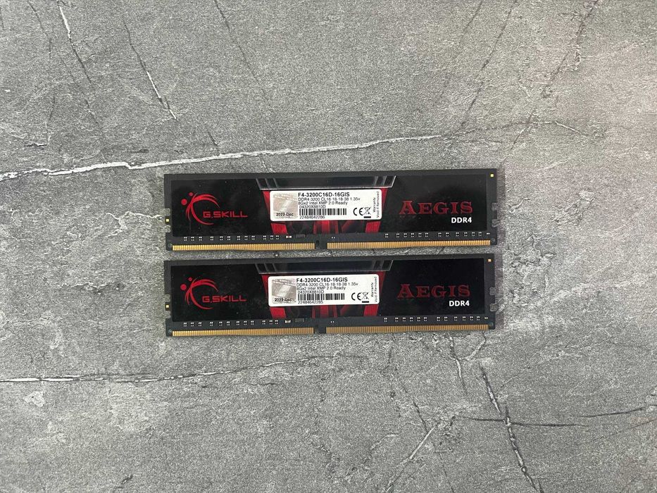 Оперативная память DDR4 2*8Gb 3200 Mhz (бу)