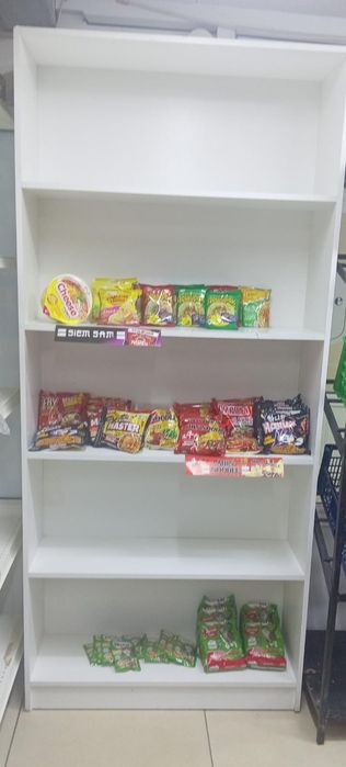 Продам полки , холодильник,для магазина
