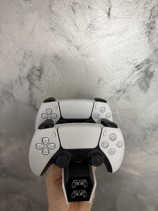 PlayStation 5 DISK + 2 Controllere și acesorii