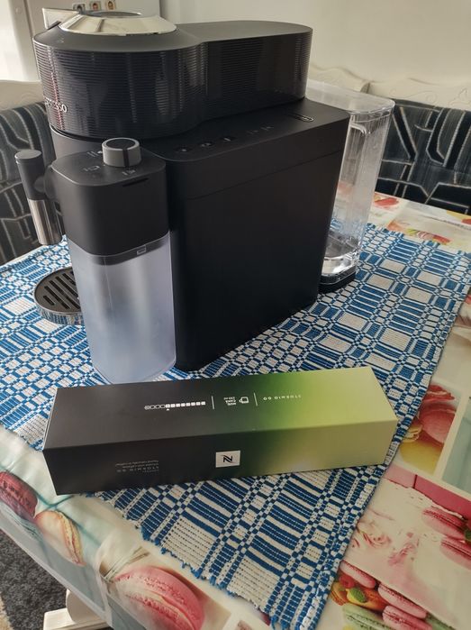 Espressor capsule Nespresso Vertuo Latissima