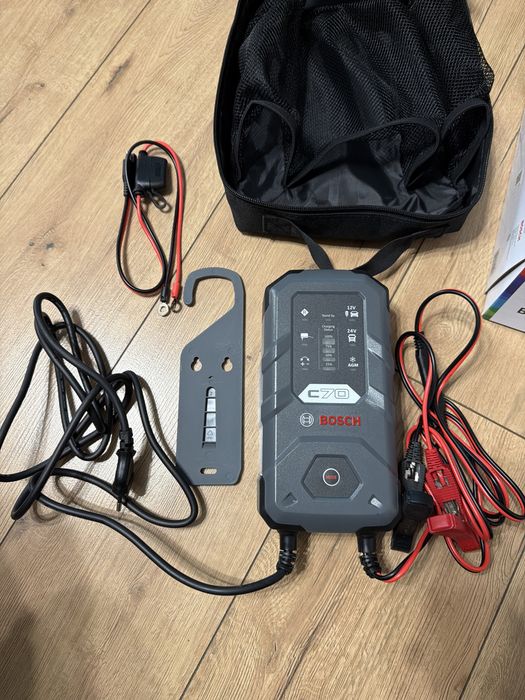 Зарядно за кола BOSCH C70