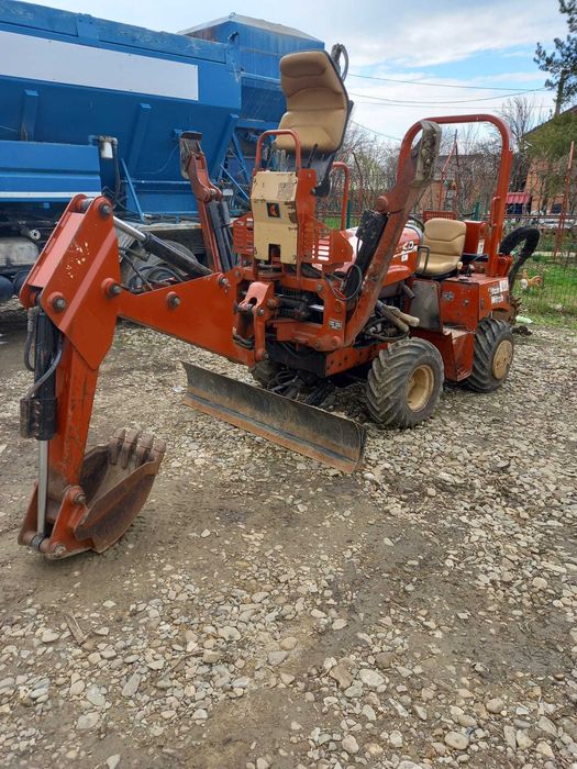 Trencher DITCH WITCH RT 40,utilaj pentru sapat santuri inguste