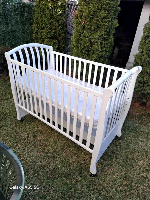 Кошара бебешка дървена с размери 130см. на 70см.