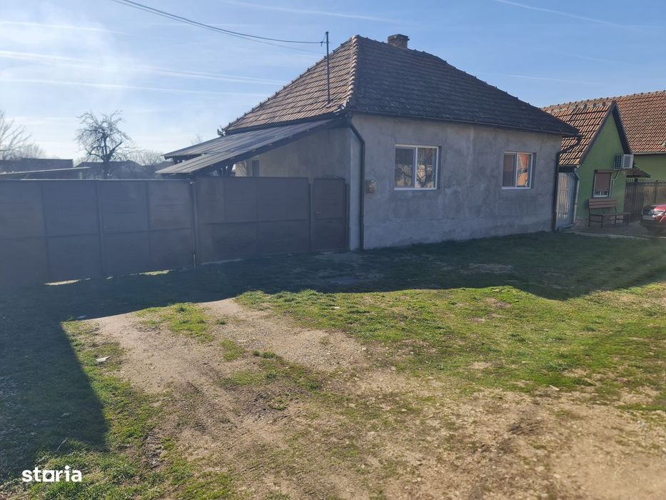 Casa de Vânzare în Rapsig, Renovata! 64km de Jud. Arad, Pe Principala!