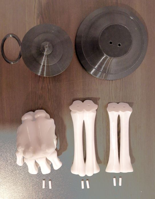 Декоративна скелетна ръка с фенер(3D принтирана)