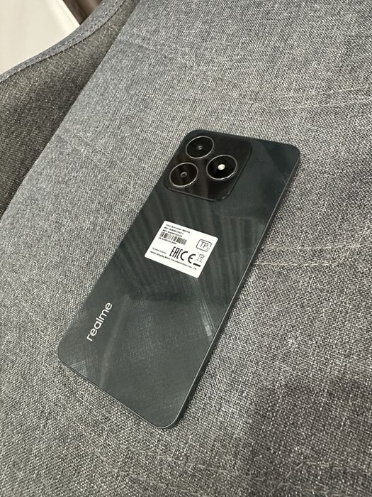 Продам смартфон Realme