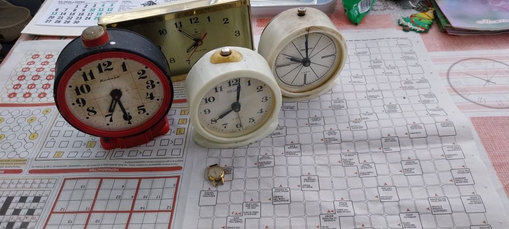 Продават се ретро часовници за профилактика 5 броя  5 евро.