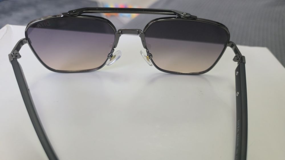 Ochelari de soare Dita rama neagra. Transport Gratuit