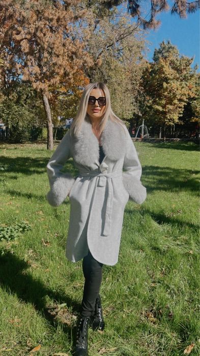 Palton Lana Alpaca Cu Blana De Vulpe gri ,rafinament si eleganta