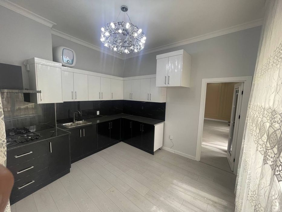 Продаётся ховли 6 соток 6 комнатная. Гор гаи