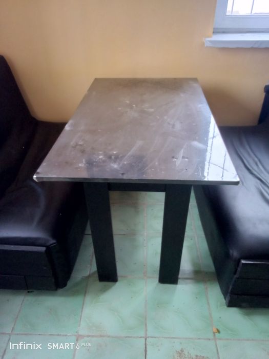 Мебель диван и стол