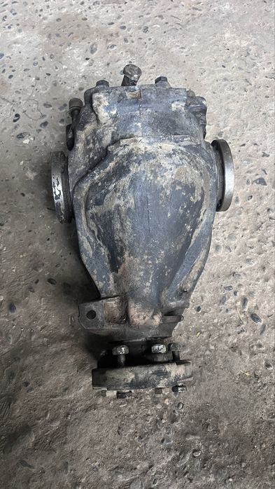 Редуктор 3.27 Мерседес 124