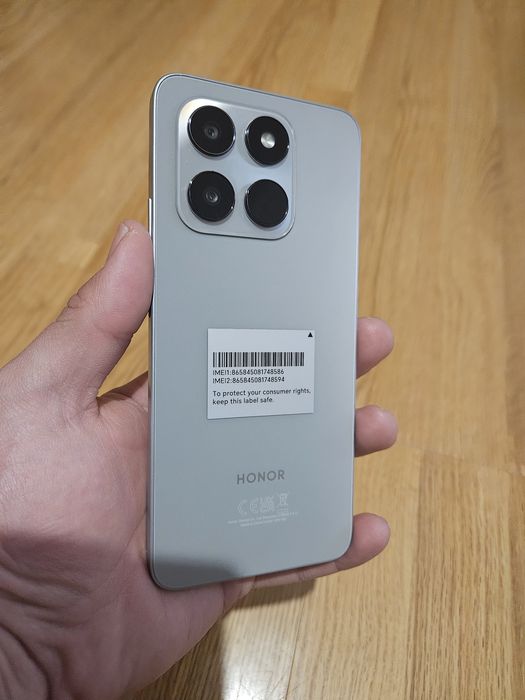 Телефон Honor чисто нов