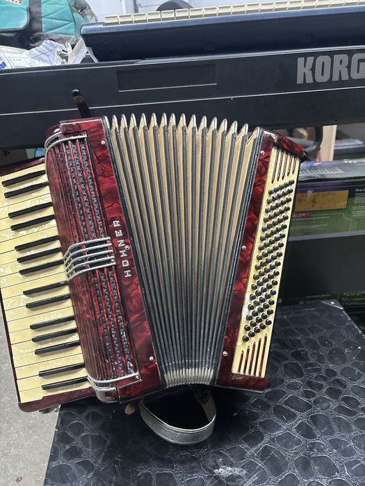 Acordeon Hohner Tango 2 cu 80 basi vergea  lunga vergele