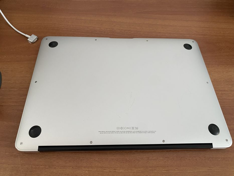 Ноутбук (macbook Air)