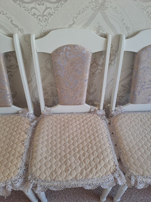 Продам стулья в отличном состоянии.