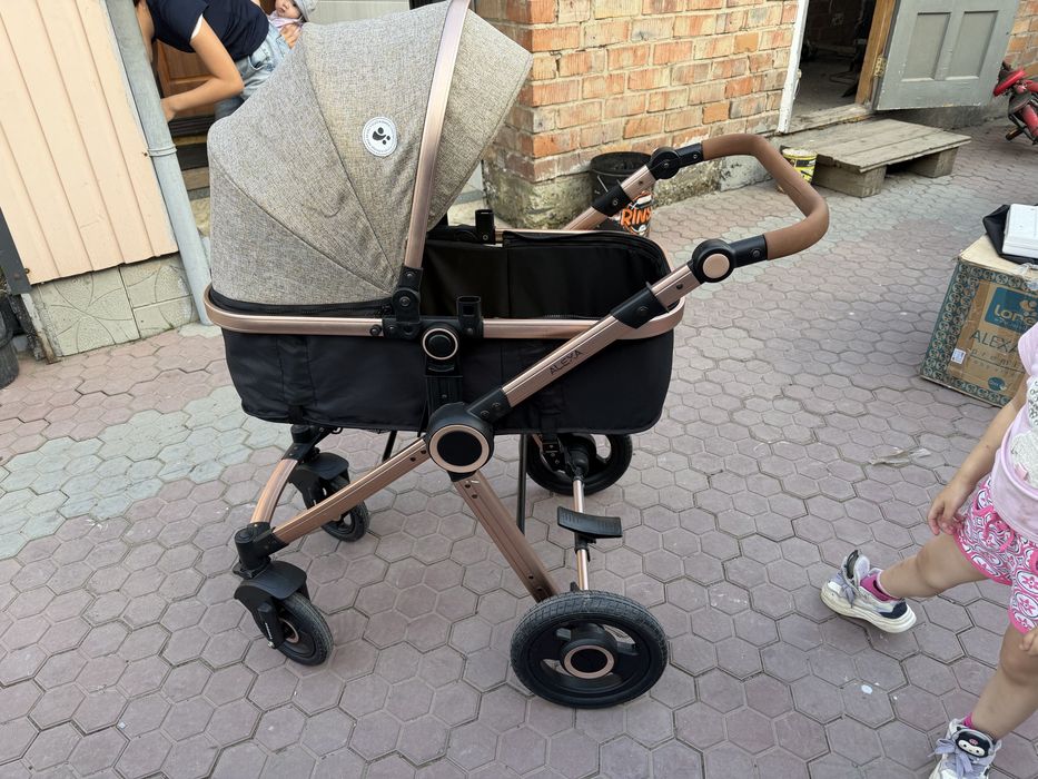 Продам коляску состояние хорошая