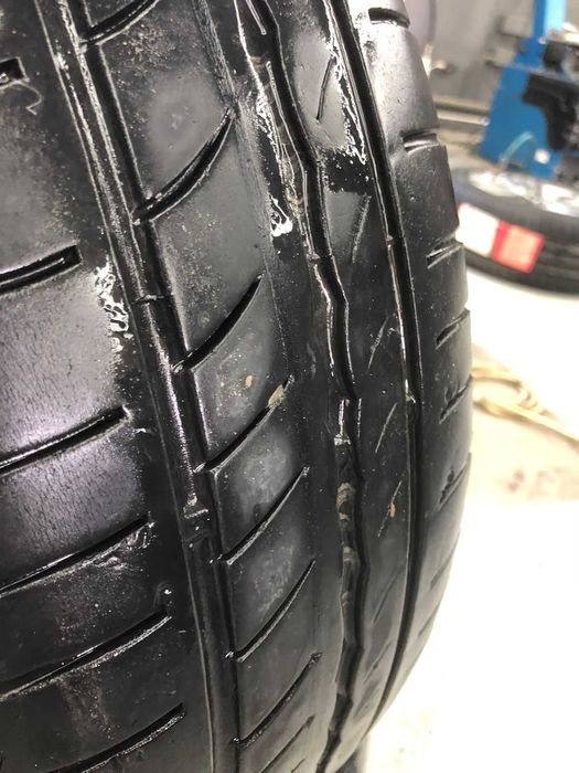 шина для автомобиля