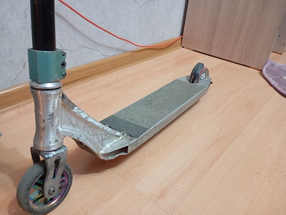 Продам трюковой самокат