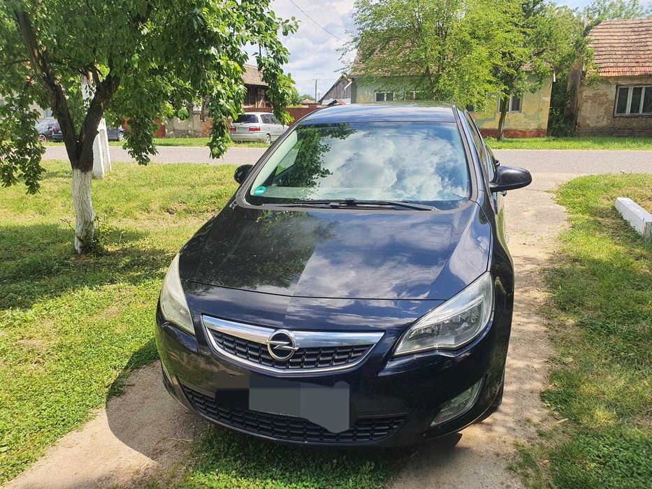 OPEL Astra 2011