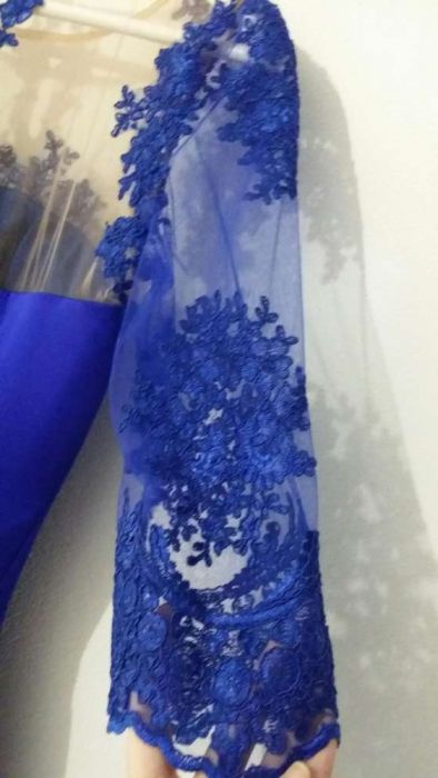 Rochie de seara din matase naturala creată de designer.