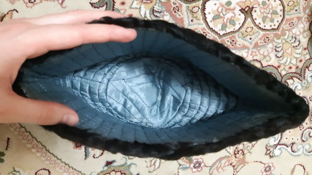 Каракулевая шапка новая