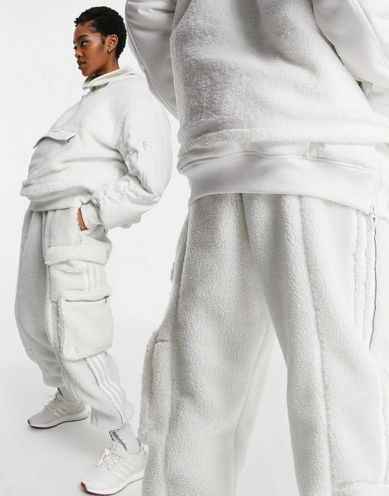 Adidas X Ivy Park Teddy Cargo Sweat Pants ОРИГИНАЛНО долнище/теди M/L