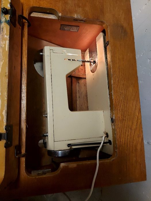 Masina de cusut  Veronica