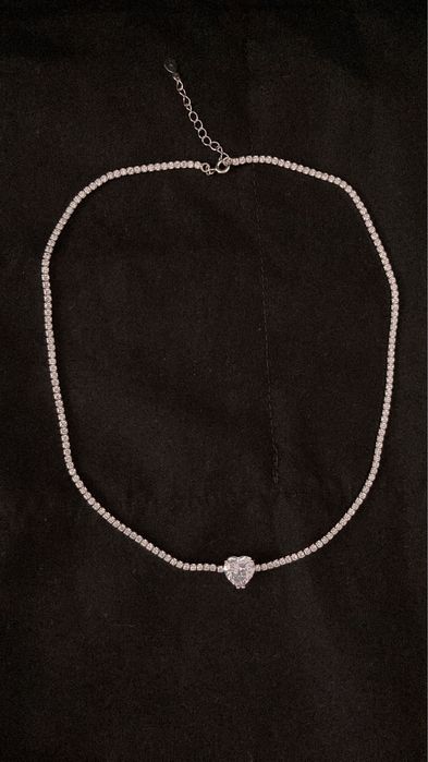 Сребърно колие с камъче