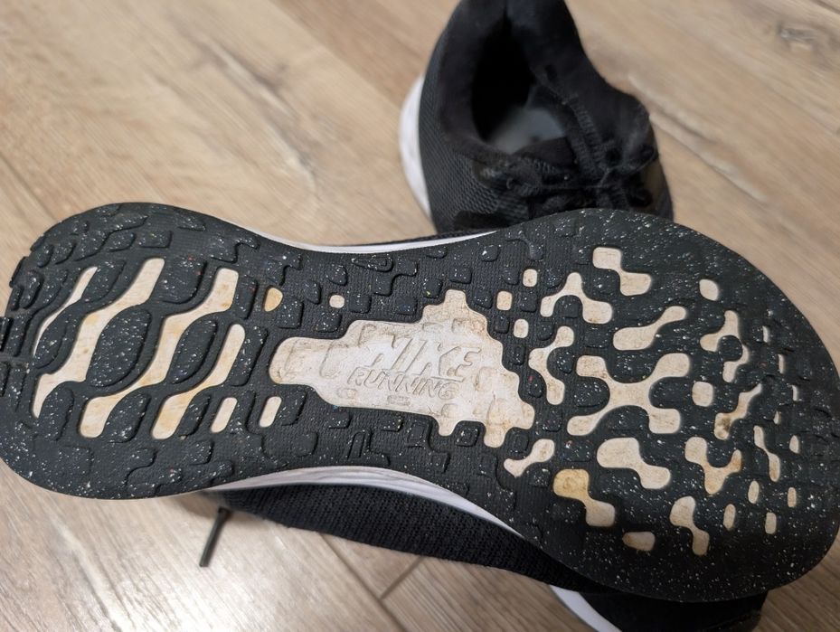 Маратонки Nike оригинални 36.5