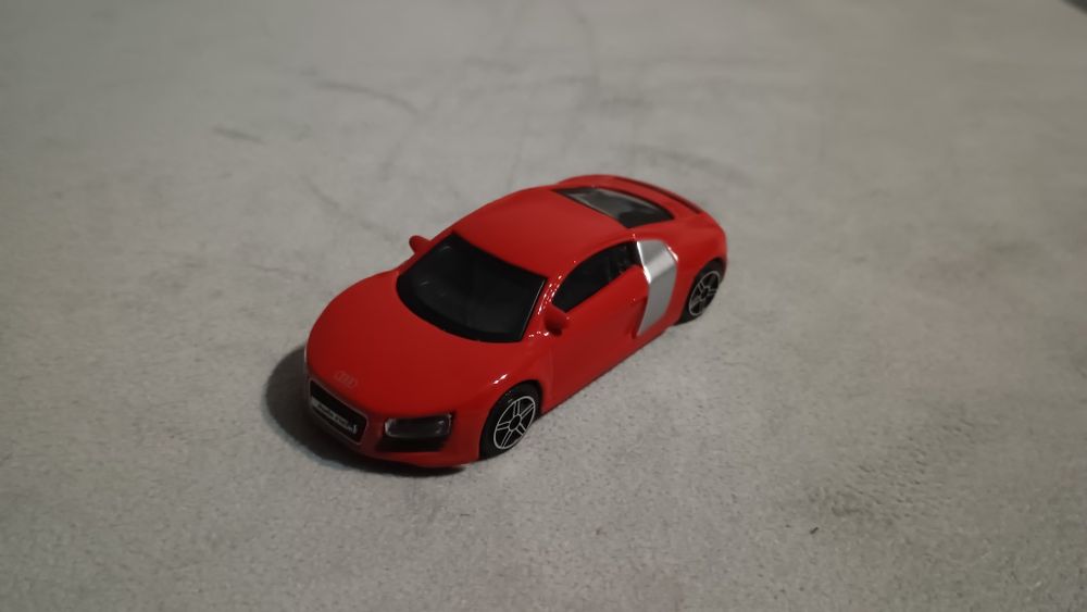 Колички Bburago в мащаб 1/43